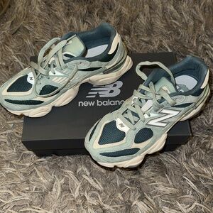 New Balance 9060 Green and cream. Size M 7 / W 8.5. Worn once.